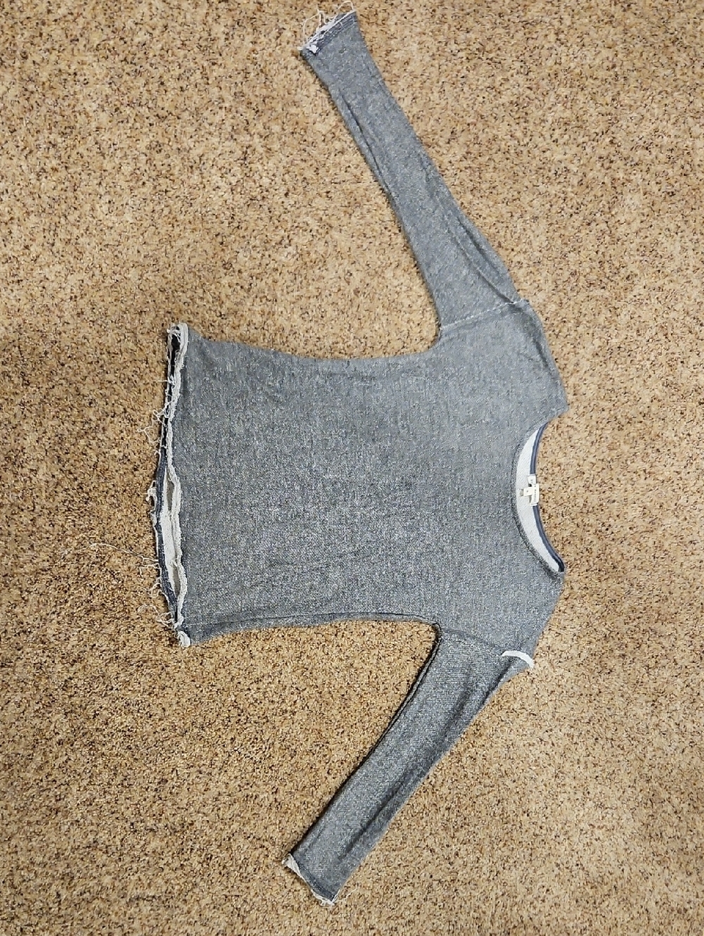 Stevie Hender Heather Gray Raw-Hem Lightweight Crew Sweater